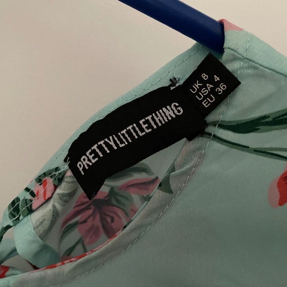 PrettyLittleThing Floral Shorts Romper Sz. 4 - Picture 2 of 3